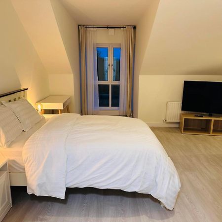King Room With Ensuite In Dublin Clondalkin Exterior photo